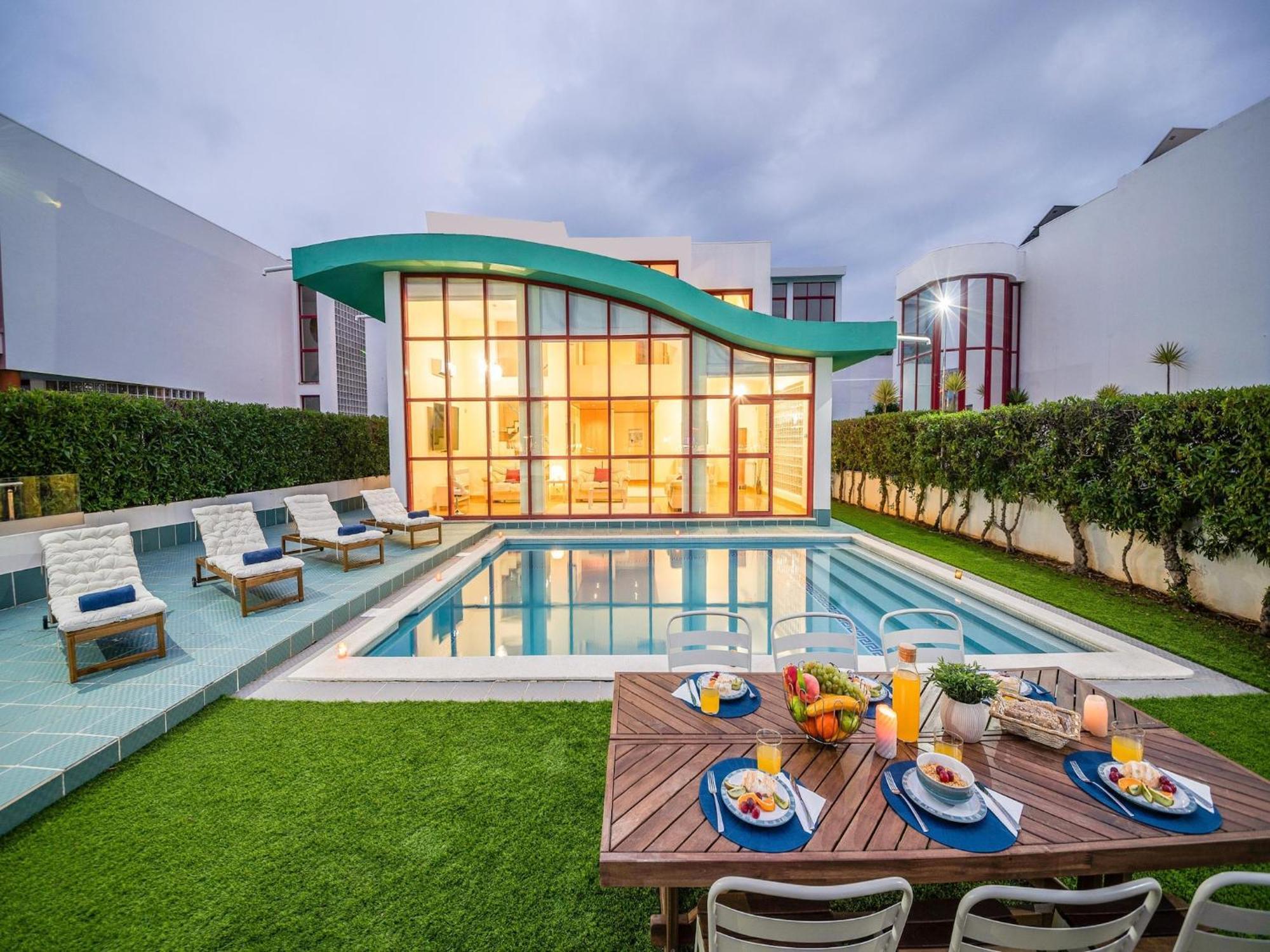Superb Villa, Private Pool Villa